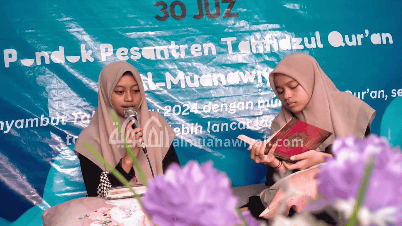 Manfaat tasmi' hafalan. kegiatan tahfidz Pondok Pesantren Tahfidzul Qur'an Al Muanawiyah Jombang, tasmi' bil ghoib 30 juz menjelang wisuda tahfidz