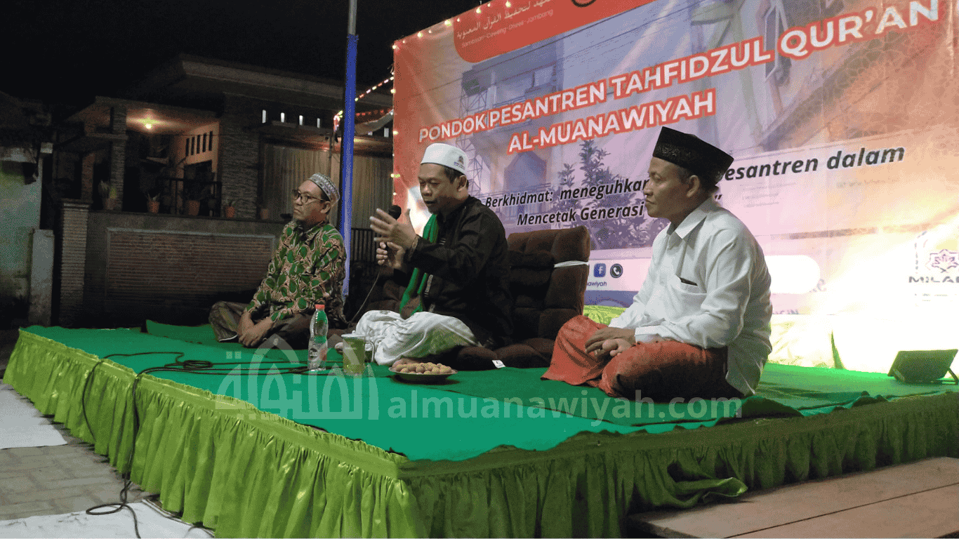 Kajian Mbah Bolong, KH Nur Hadi. Pondok Pesantren Tahfidz Putri Al Muanawiyah Jombang. Kajian warga