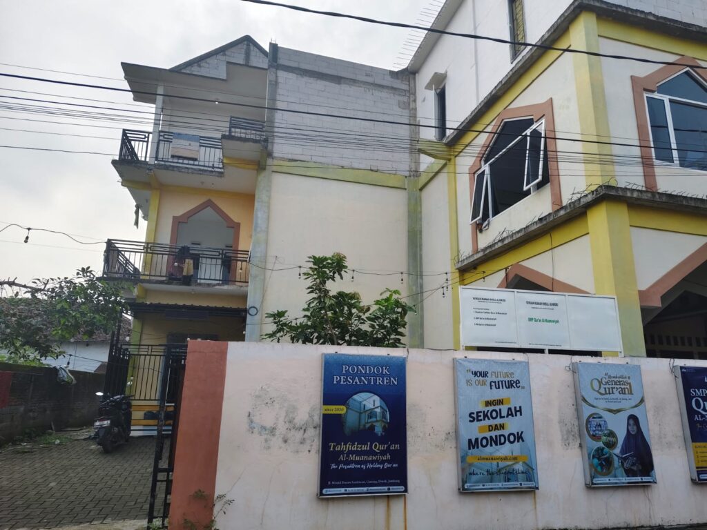 foto gedung Pondok Pesantren Tahfidzul Qur'an Al Muanawiyah Jombang