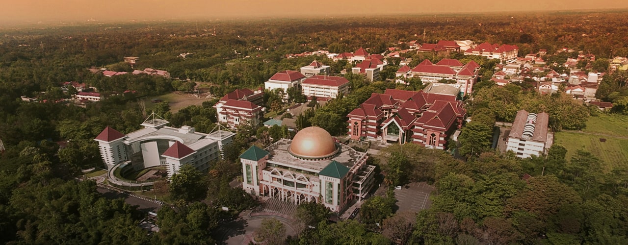 gambar kompleks bangunan Universitas Islam Indonesia sebagai bangunan hasil wakaf