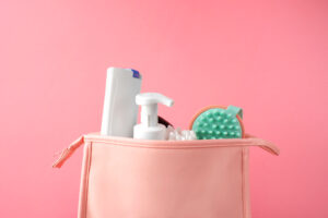 alat mandi berisi sampo, sabun, dan lain lain persiapan masuk pondok putri