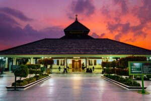 masjid agung demak dalam sejarah kesultanan demak