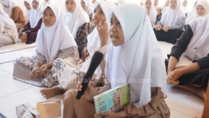 gambar santri bertanya pada MATSABA Al Muanawiyah