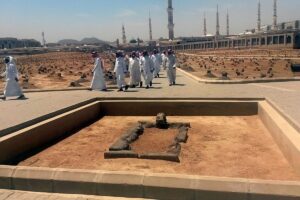 gambar makam utsman bin affan di baqi dalam biografi utsman bin affan