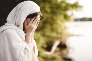 gambar anak perempuan berhijab sedih ilustrasi anak perempuan sulit bercerita