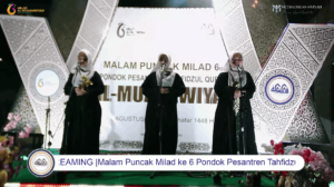 tampilan santri di puncak milad ke-6 Al Muanawiyah
